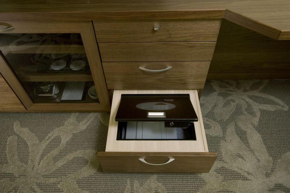 Hotel Nikko Fukuoka Fukuoka  Dış mekan fotoğraf A safe in a drawer