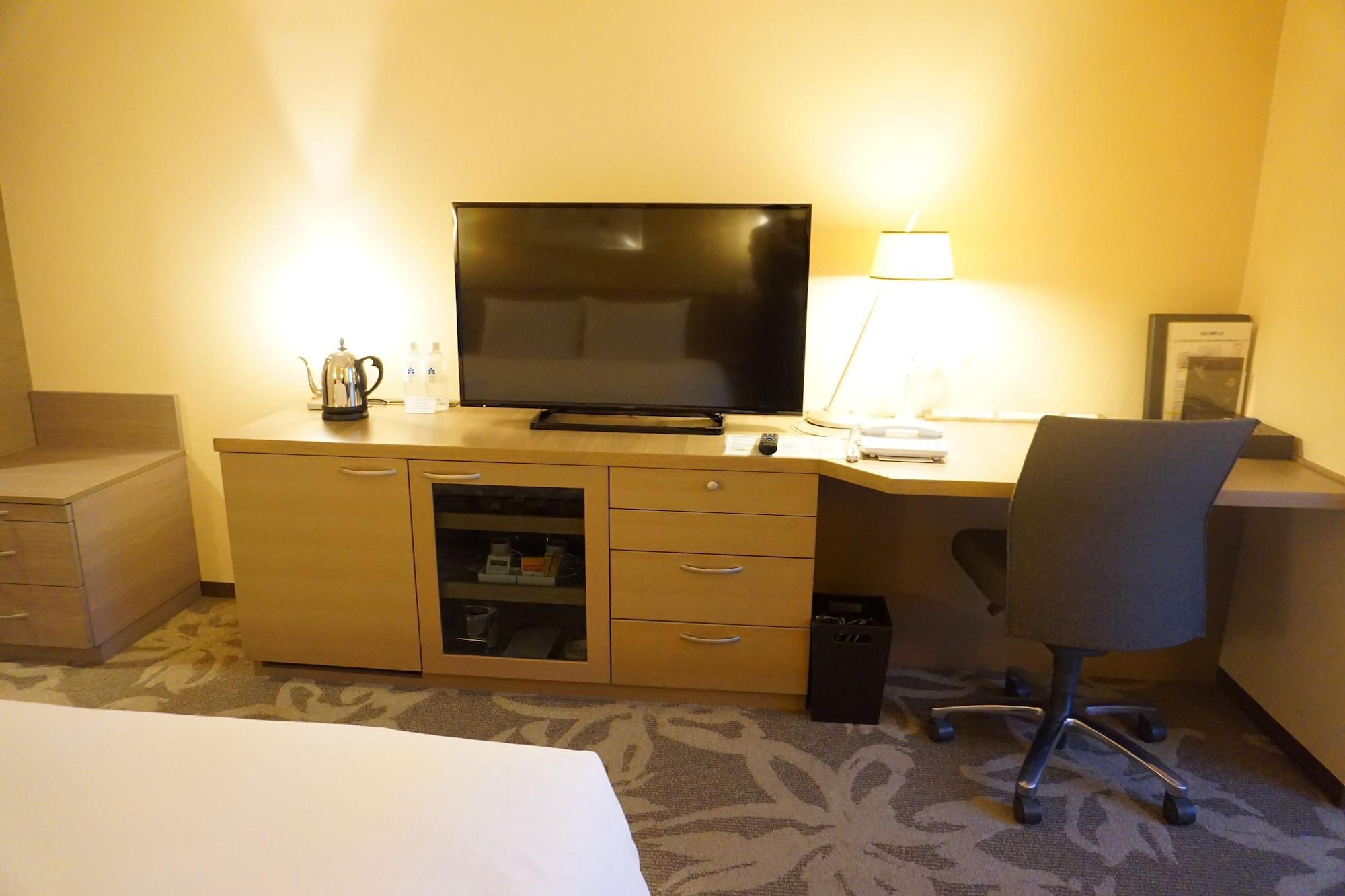 Hotel Nikko Fukuoka Fukuoka  Dış mekan fotoğraf A television in a hotel room